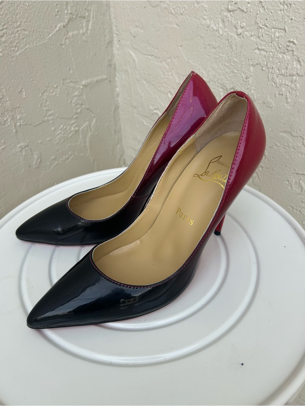 christian louboutin Kate patent leather pumps in a black and red ombré Eu40 US 9